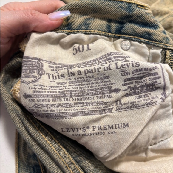 LEVI'S Original Fit Jeans in Cloudy Khaki - Medium Wash - Picture 6 of 9